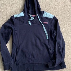 Women’s vineyard vines sheep shirt hoodie